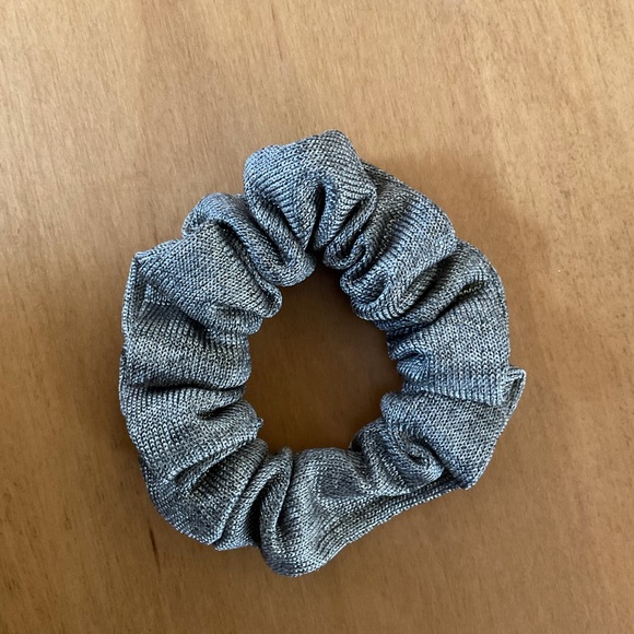 ❗️SOLD❗️Scrunchie Set of 3 - Picture 5 of 5